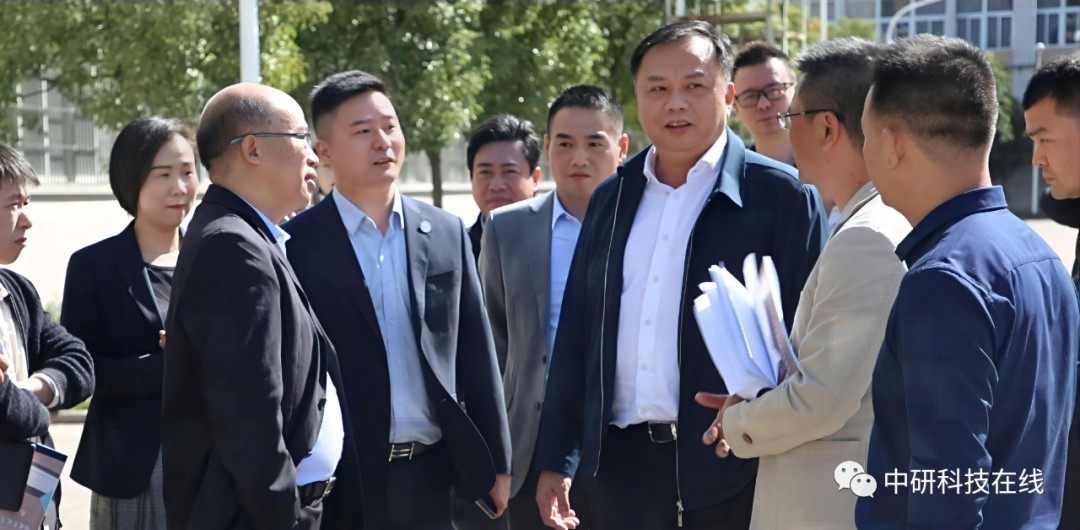 Zhang Fan, Secretary of the Mawei District Committee, and his party went to Zhongyan Technology for research